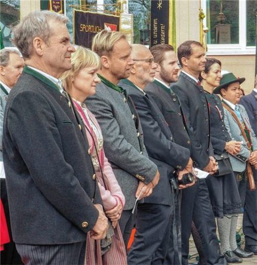 Zahlreiche Ehrengäste – darunter Oberbürgermeister Andreas März – nahmen an der Veranstaltung teil.