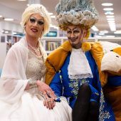 Drag-Lesung von Protesten begleitet