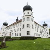 Diese Schlossherrin lässt es krachen