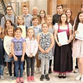 3400 Euro gehen an Schüler für Recherchen zur Heimat