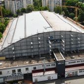 Das Eisstadion wird immer schöner