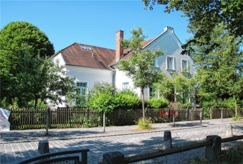 Ans Fernwärmenetz soll der Kindergarten „Momo“ in Kolbermoor angeschlossen werden. Die Arbeiten sind für die Sommerferien geplant. Foto Riediger