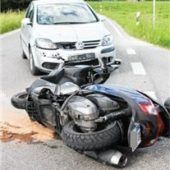 Rollerfahrer bei Unfall leicht verletzt