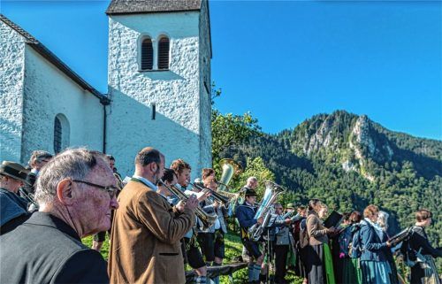 Beim Musizieren während der Wallfahrt, geht es nicht um vorher festgelegte, nacheinander folgende Auftritte – man spielt und singt spontan.
