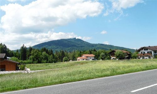 Beim neuen Baugebiet „Birkenweg Nord“ in Inzell sollen überwiegend Erbbaugrundstücke angeboten werden, um den Gemeindebürgern entgegenzukommen.Foto Wegscheider