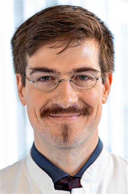 Bewegung und Alter: Chefarzt Andreas Aresin und sein Team kümmern sich in Bad Aibling um Patienten mit altersbedingten Beschwerden. Foto Romed