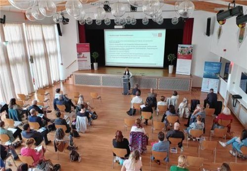 Blick in den Kultursaal am Park in den Chiemgau Thermen Bad Endorf.Foto re