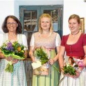 Bauernverband ehrt zwei neue Dorfhelferinnen