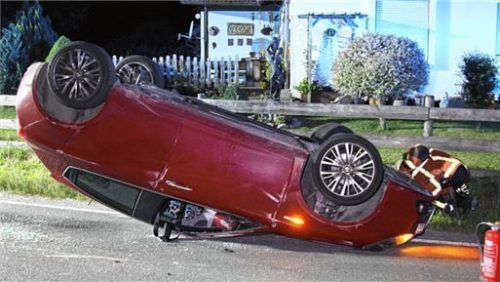 Das Auto der 31-jährigen Fahrerin wurde bei dem Unfall stark beschädigt. Foto Geort Barth