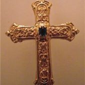 Noch keine Spurvon Papst-Kreuz