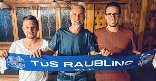 Das Trainerteam beim TuS Raubling mit Co-Trainer Fabian Jäger, Cheftrainer Hannes Jenewein und Co-Trainer Thomas Jenewein (von links).Foto TuS Raubling