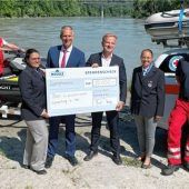 Wasserwacht freut sich über Großspende