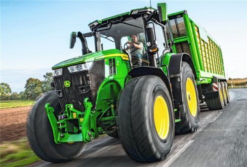Der 7R des Modelljahres 24 verfügt über ein neues Lenksystem, das den Fahrkomfort verbessert. Foto