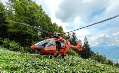 Der Mann aus Niederbayern wurde mit einem Rettungshubschrauber geborgen und ins Klinikum Traunstein geflogen. Foto Bergwacht Marquartstein