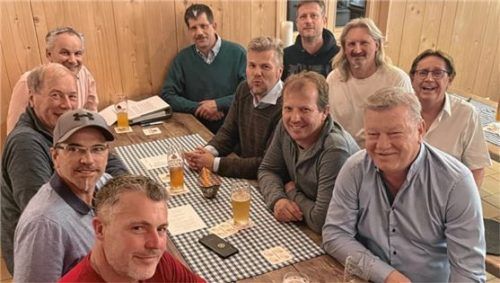 Der Vorsitzende der Parteifreien Kolbermoor, Christian Sedlmayr (vorne links), und seine Mitstreiter. Foto re