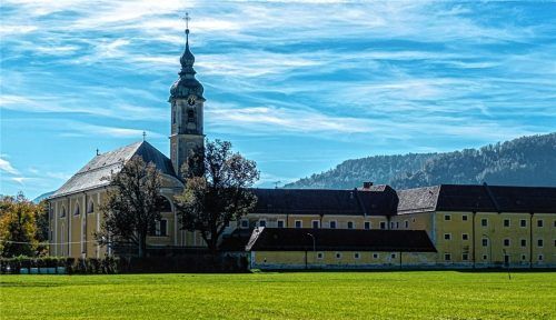 Im historischen Ambiente von Kloster Reisach können sich Paare das Ja-Wort geben. Foto Thomae