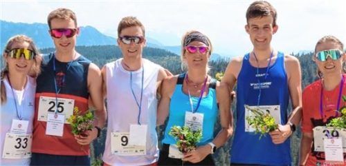 Die Gesamtsieger des 37. Stoißer Alm-Berglaufs: (von links) Johanna Meuser, Felix Gramelsberger, Manuel Innerhofer, Steffi Koch-Klinger, Anian Rottmüller und Anke Friedl. Foto SC Anger