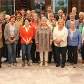 Spitze der Alterspyramide wird breiter