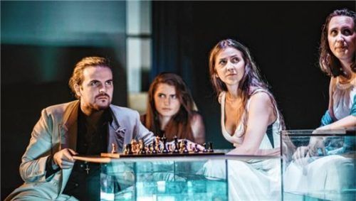 Die Theatergruppe „INNszenierung“ bietet auch diesen Sommer wieder ein großes Programm an: (von links) Daniel Hutter, Nicole Albrecht, Sophie Jacob und Carina Budde. Foto Pilz
