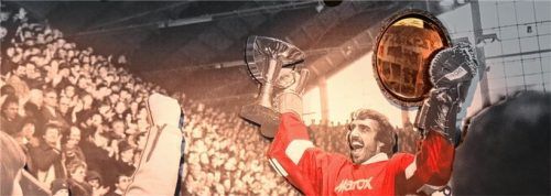 Eine Erinnerung an den ersten Meistertitel 1982: In der Rosenheimer Bulls-Lounge schmückt ein Foto von Karl Friesen mit dem Meisterschild und dem Pokal eine ganze Wand. Und das auch noch in 3-D. Foto Hans-Jürgen Ziegler