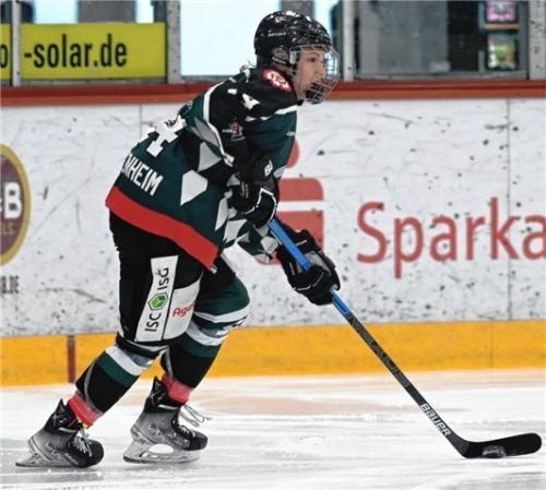 Er will Profi werden: Starbulls-Verteidiger Kilian Kühnhauser hier im U20-Team. Fotos Hans-Jürgen Ziegler