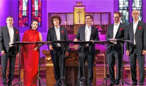 Erlesene Kunst des Ensemble-Gesangs bot „Singer Pur“.Foto janka