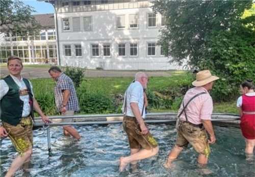 Gemeinderatstreffen als Gemeinderatstreten: (von links) Bürgermeister Simon Frank, Zweiter Bürgermeister Michael Andrelang sowie die Gemeinderäte Sebastian Pertl und Veronika Lang.Foto Kirchner