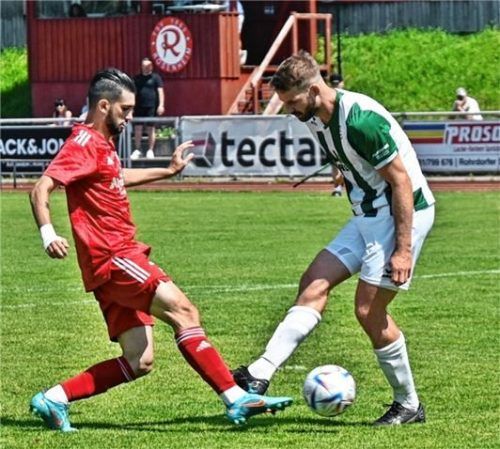 Glückstor: Der erste Saisontreffer durch Bojan Tanev, der gegen Gundelfingen angeschossen wurde, führte zu einem von nur fünf Bayernliga-Siegen. Fotos Ziegler(2)/Ruprecht(2)