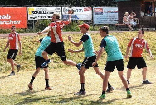 Handball auf Rasen mit 22 Damen- und Herrenteams wird am Samstag und Sonntag beim VfL Waldkraiburg auf dem Sportgelände an der Franz-Liszt-Straße geboten.