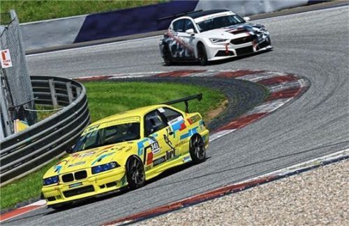 In Führung: Doppelsieger Andreas Rehwald im BRT BMW M3 E36.Foto HistoCup