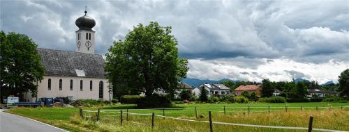 In Oberwöhr sollen 166 Wohneinheiten für knapp 400 Einwohner entstehen. Neben der Massivität der Bebauung stellen einige Stadträte auch die Notwendigkeit des Vorhabens an dieser Stelle in Frage. Foto Schlecker
