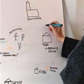 Ehrenamtliche und Fachkräfte tauschen sich aus