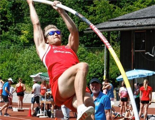 Maximilian Kurzbuch wurde Zweiter im Stabhochsprung der Männer.Foto Ludwig Stuffer