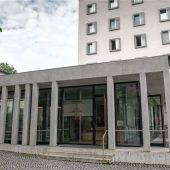 Millionärin fällt auf Betrüger rein