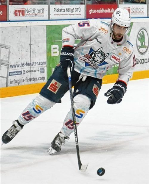 Starbulls-Neuzugang Denis Shevyrin, hier noch im Trikot der Kassel Huskies, freut sich auf einen Starbulls-Spieler ganz besonders. Foto EIBNER/Maximilian Rist