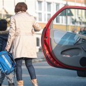 Aktion gegen Verkehrschaos vor der Schule