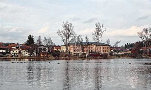 Wirtschaftlich sinnvoll sei die Belegung mit Photovoltaik auf den Dächern der Grund- und Mittelschule, des Rathauses und der Feuerwehrhäuser Obing und Frabertsham. Foto Auer