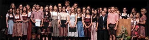 39 Schüler konnten sich bei der Abiverleihung über eine Eins vor dem Komma freuen. Foto re