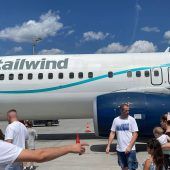 Gefangen im Flugzeug: Passagiere kollabieren