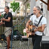 Gemütliches Sommerfest im Esbaumviertel im Herzen der Stadt