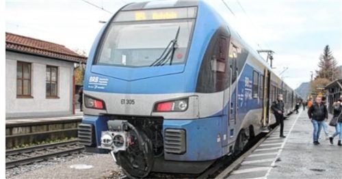 Ab sofort gilt das Tiroler Jahresticket der öffentlichen Verkehrsmittel auch in den beiden Gemeinden. Foto Schmidt/Re