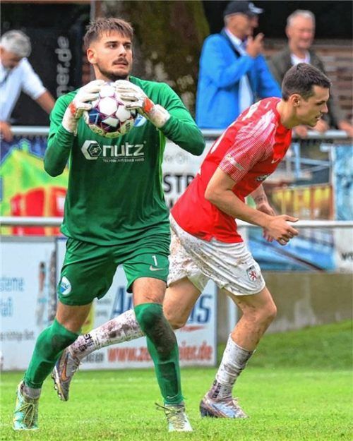 Ampfings Torhüter Kaan Gülcü machte vor dem Führungstreffer einen Fehler. Foto MB.Presse
