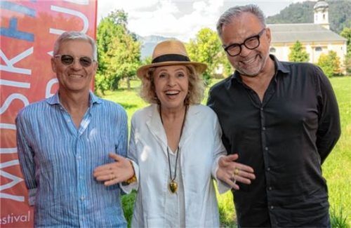 Bei den Musikfilmtagen in Oberaudorf: (von links) Markus Aicher, Schauspielerin Michaela May und Filmmusikkomponist Ralf Wengenmayr. Foto Wachinger