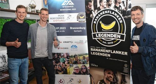 Bereit für den großen Kick: Sven und Lars Bender sowie Benny Lauth (von links).Foto Franz Ruprecht