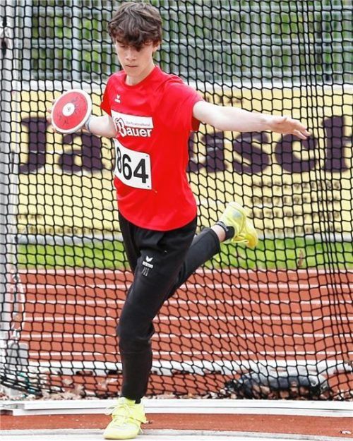 Daniel Herzog wurde Bayern-Meister im Block Wurf der Jugend M14 und mit dem Team.Foto Ludwig Stuffer