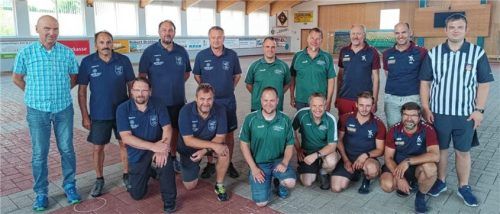 Das Siegertrio (von links): ESG Lohholz, TSV Ebersberg und EC Bad Feilnbach. Foto Sedlbauer