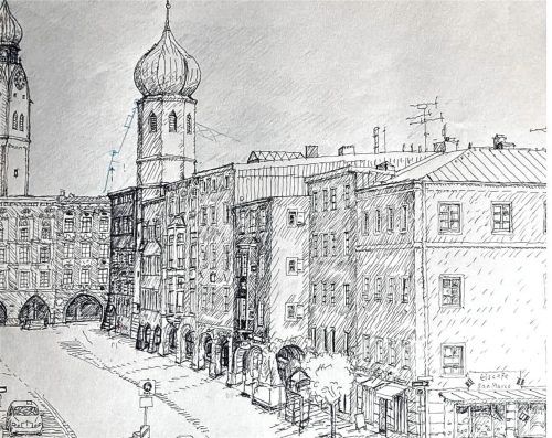 Der Blick schweift von der Heilig-Geist-Kirche (rechts) in Rosenheim hinüber zur Stadtpfarrkirche St. Nikolaus.Foto Baumann