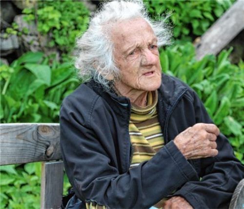 Die „Oberkaser-Mare“ Maria Furtner lebte von 1941 bis 2017 alleine auf der Alm und verbrachte bis ins hohe Alter auch die Winter auf der Alm. Sie verstarb 2017 im Alter von 92 Jahren auf der Oberkaseralm.