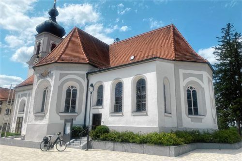 Die Pfarrkirche in Maitenbeth: Die Bürger in der Gemeinde reagieren betroffen auf die Missbrauchsvorwürfe. Fotos Richterstetter/RE