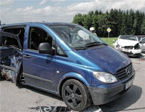 Drei Fahrzeuge waren in einen Unfall bei Lauterbach auf der RO5 involviert.Foto